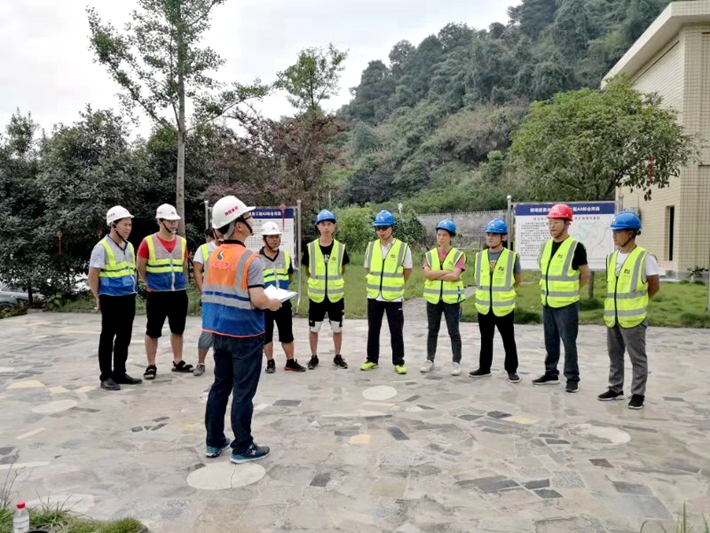 監(jiān)理單位對保靖縣酉水明珠A3標(biāo)進行安全生產(chǎn)檢查